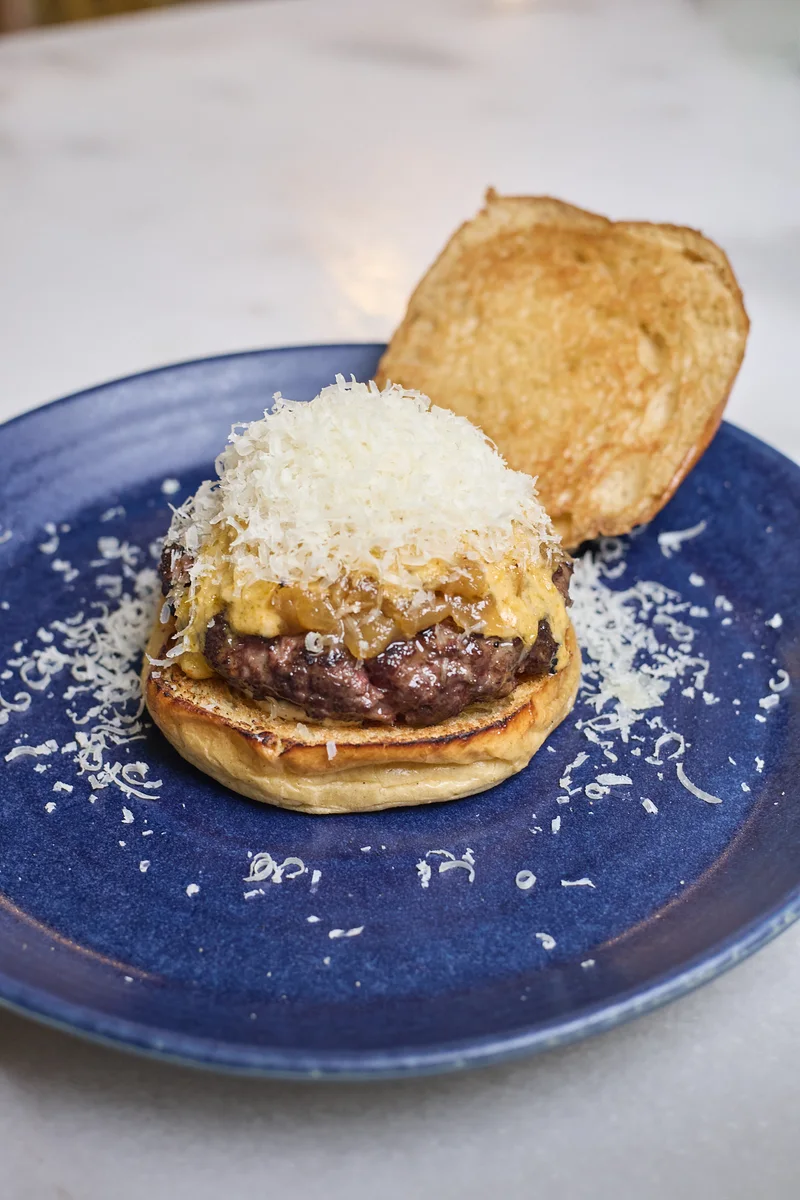 La Royale, hamburguesa de wagyu Ushido con nube de queso viejo, Hatillo Las Rosas